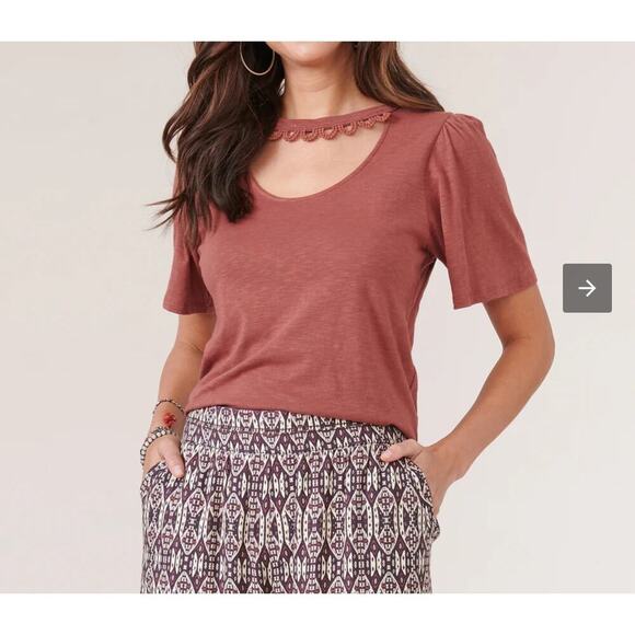 Democracy Women’s Short Puff Sleeve Crewneck Crochet Cutout Knit Top, L - Picture 1 of 6